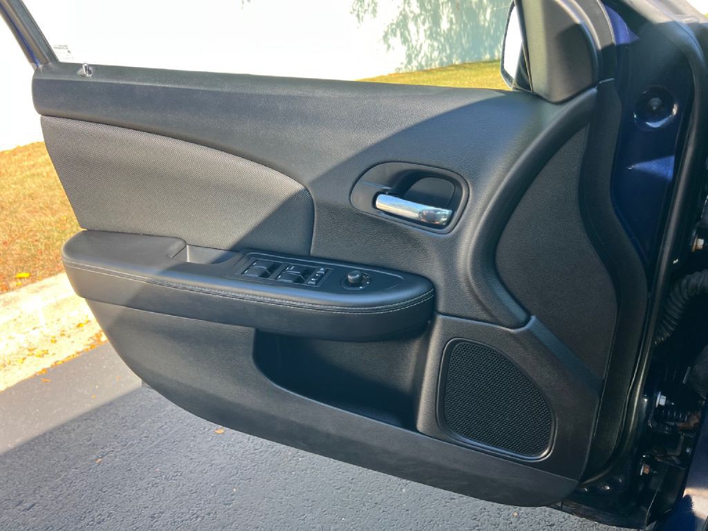 2013 Dodge Avenger Image 33
