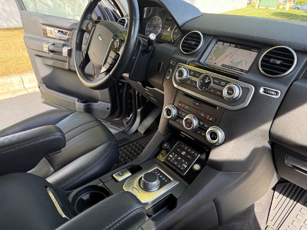 2016 Land Rover LR4 Image 20