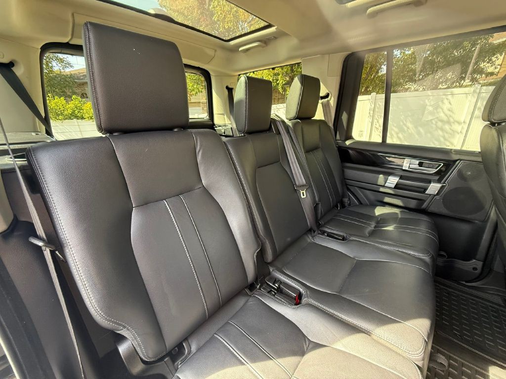 2016 Land Rover LR4 Image 22