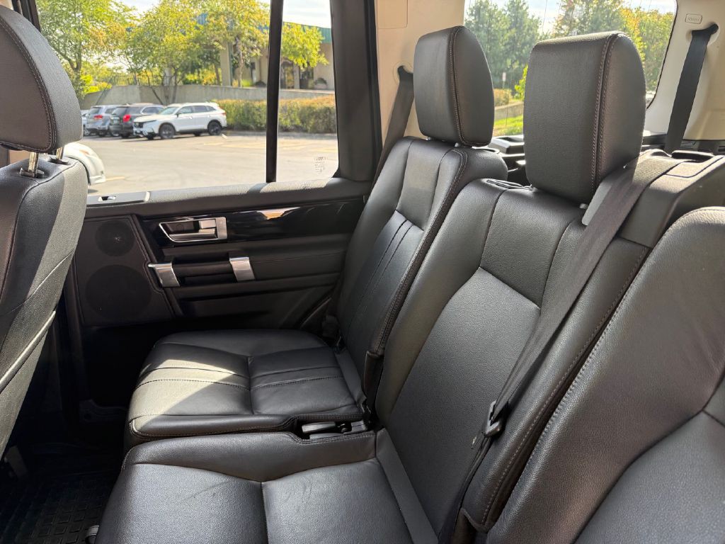 2016 Land Rover LR4 Image 26