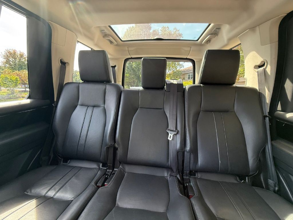 2016 Land Rover LR4 Image 31