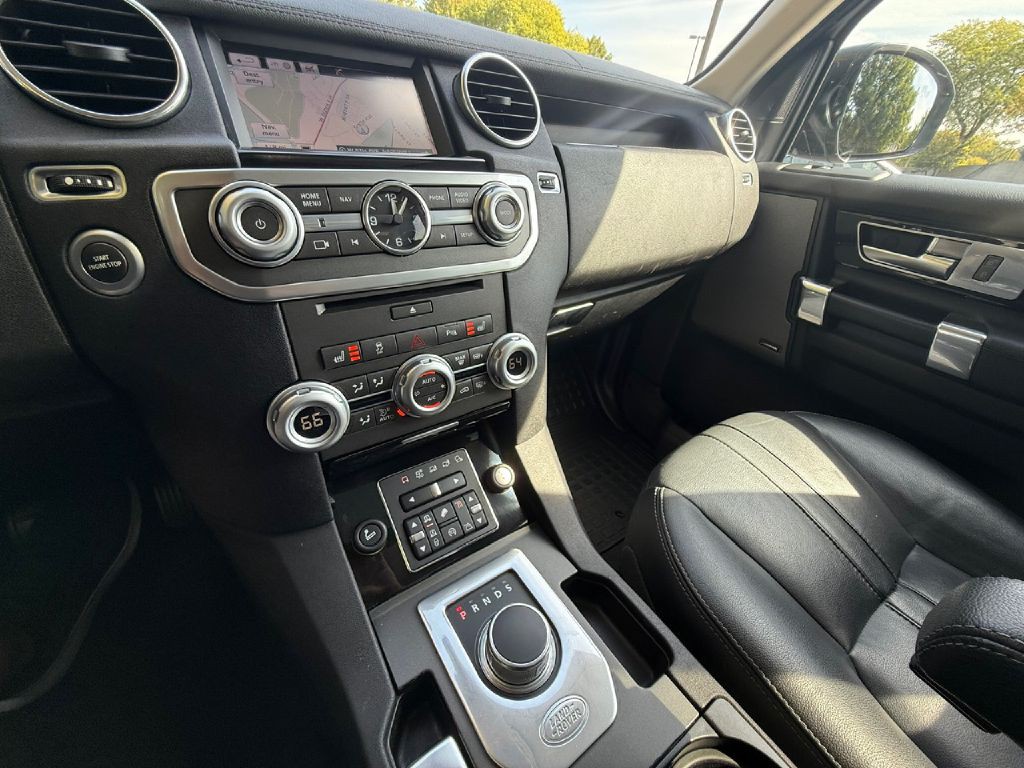 2016 Land Rover LR4 Image 36