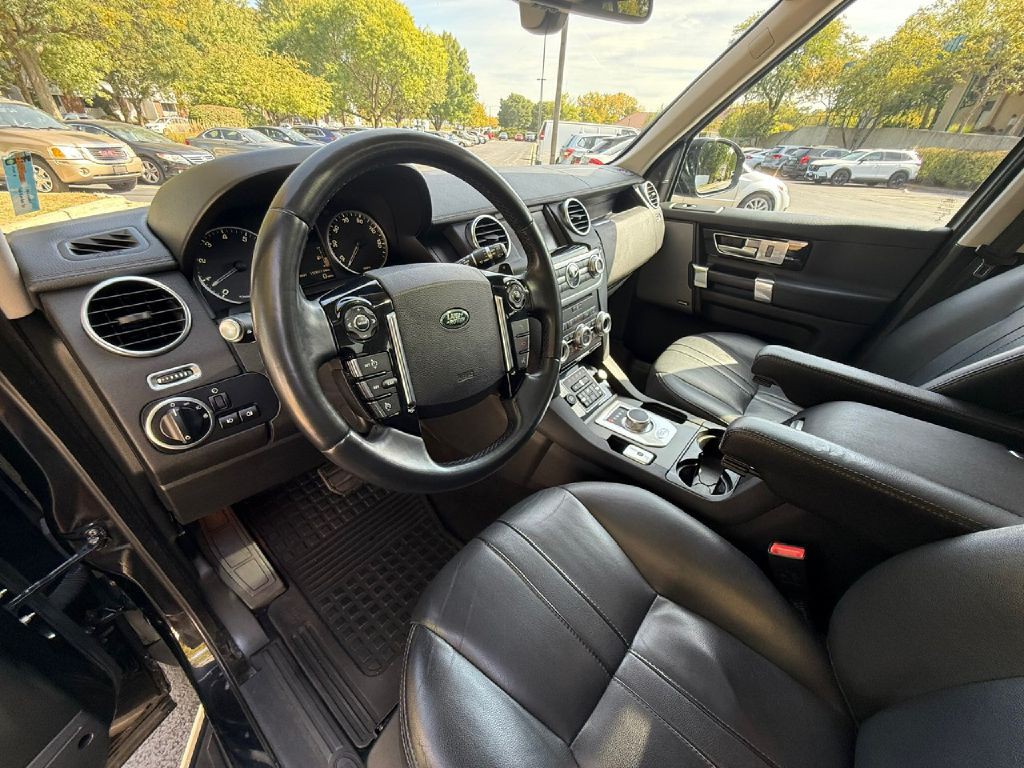 2016 Land Rover LR4 Image 39