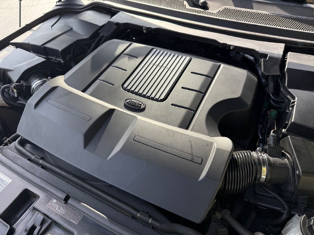 2016 Land Rover LR4 Image 41