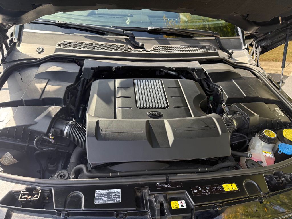2016 Land Rover LR4 Image 42