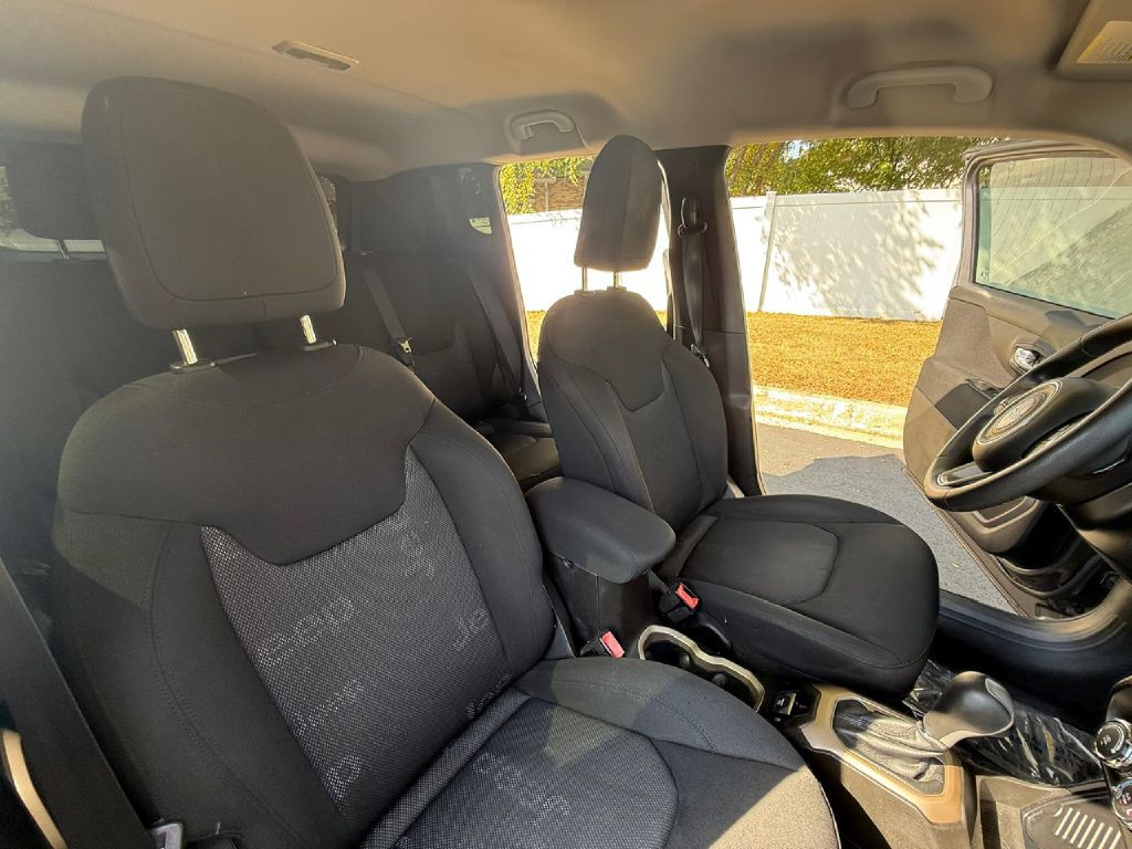 2017 Jeep Renegade Image 19