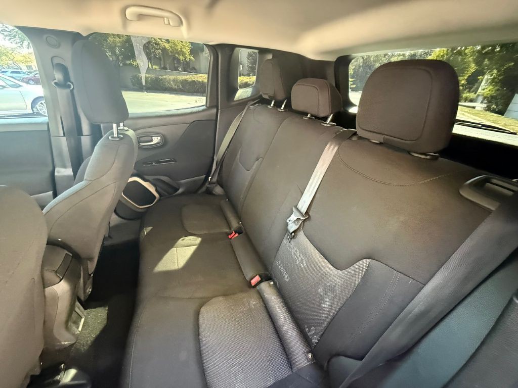 2017 Jeep Renegade Image 27