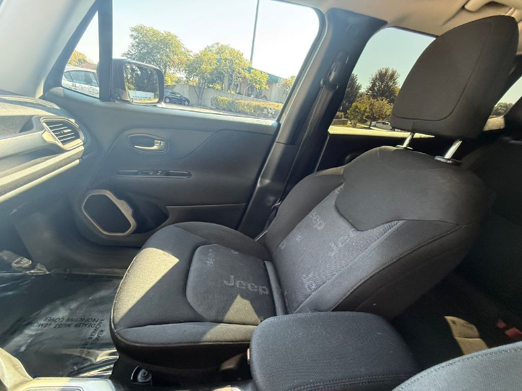 2017 Jeep Renegade Image 31