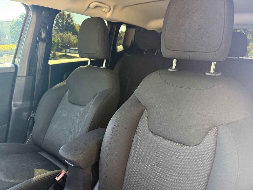 2017 Jeep Renegade Image 33