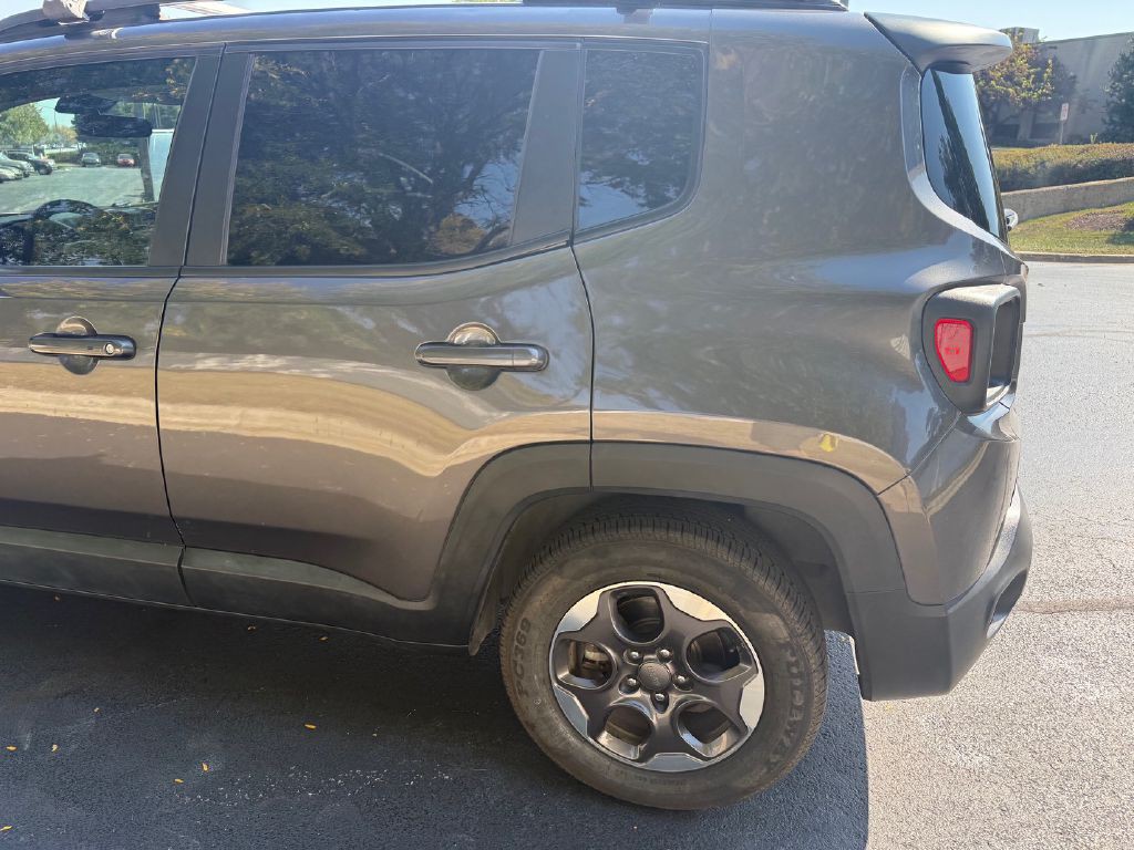 2017 Jeep Renegade Image 36