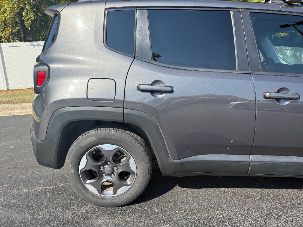 2017 Jeep Renegade Image 38