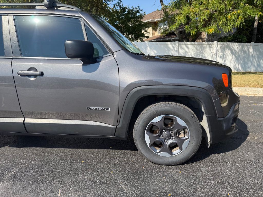 2017 Jeep Renegade Image 39