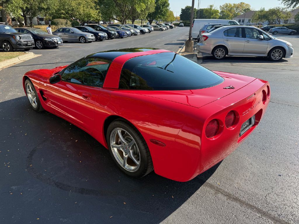 2004 Chevrolet Corvette Image 8