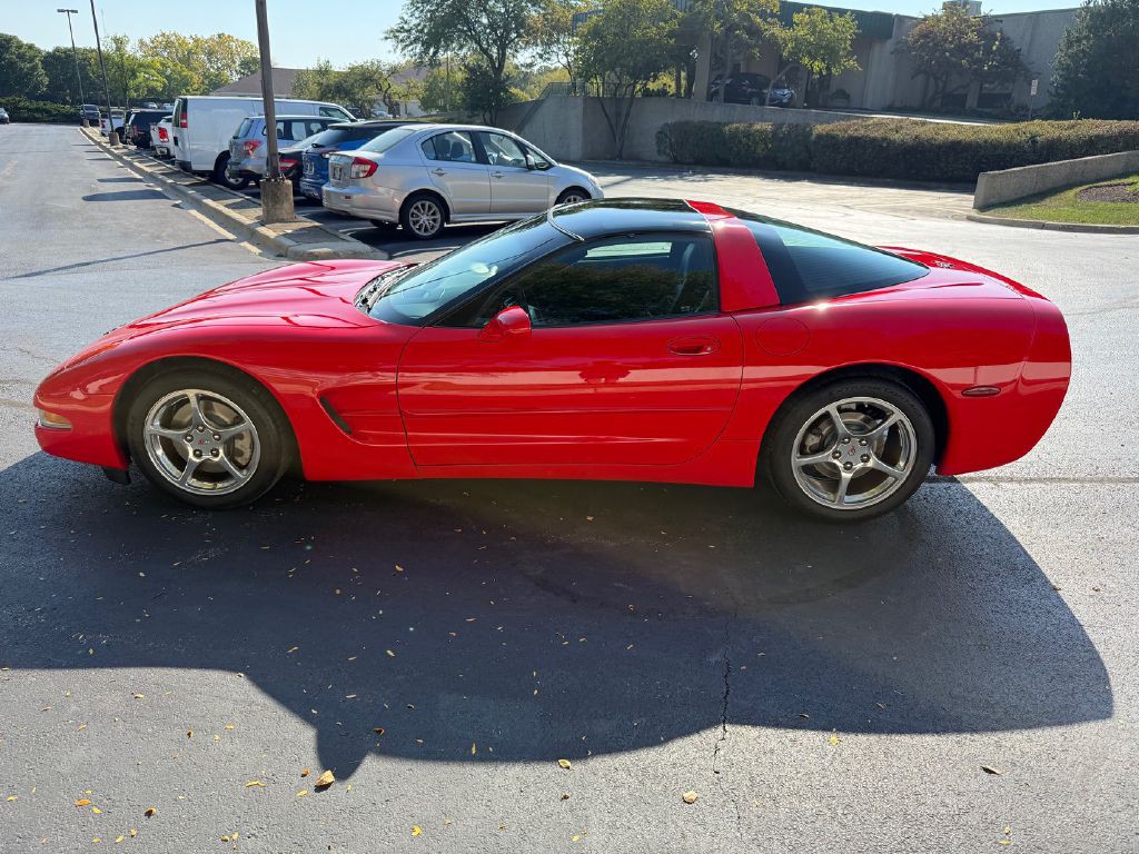 2004 Chevrolet Corvette Image 9