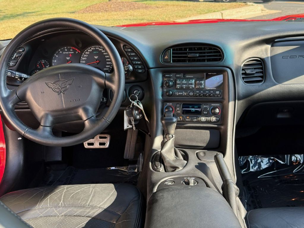 2004 Chevrolet Corvette Image 23