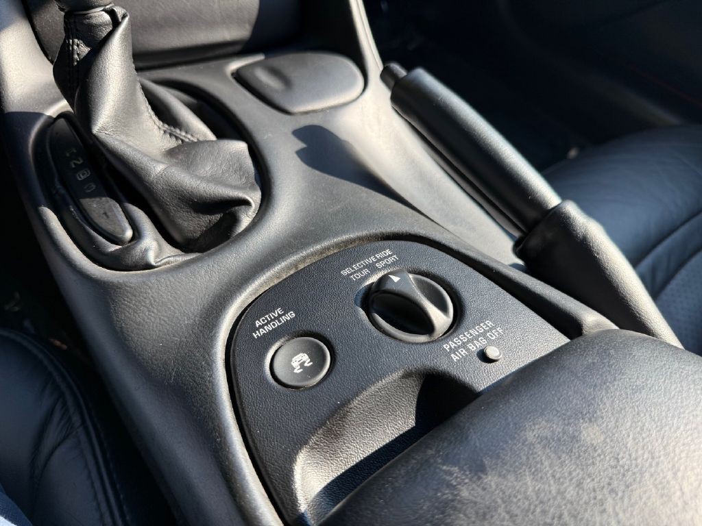 2004 Chevrolet Corvette Image 27