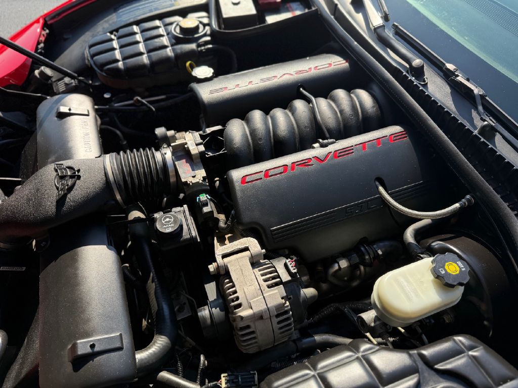 2004 Chevrolet Corvette Image 31