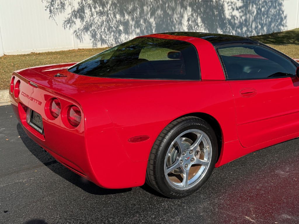 2004 Chevrolet Corvette Image 36