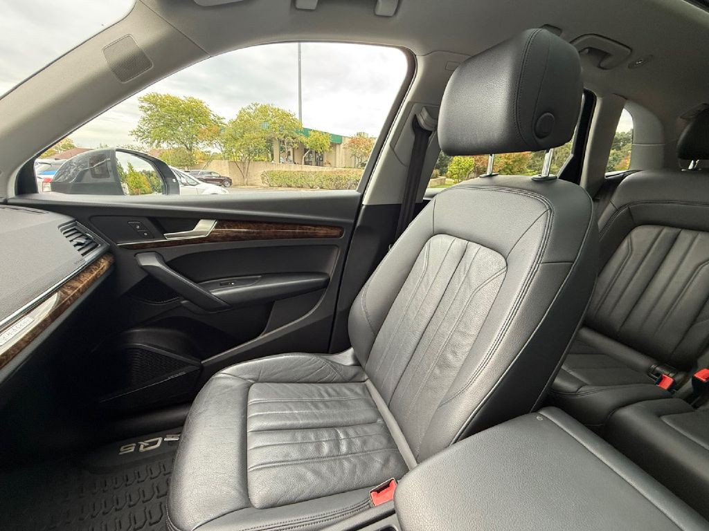 2018 Audi Q5 Image 32