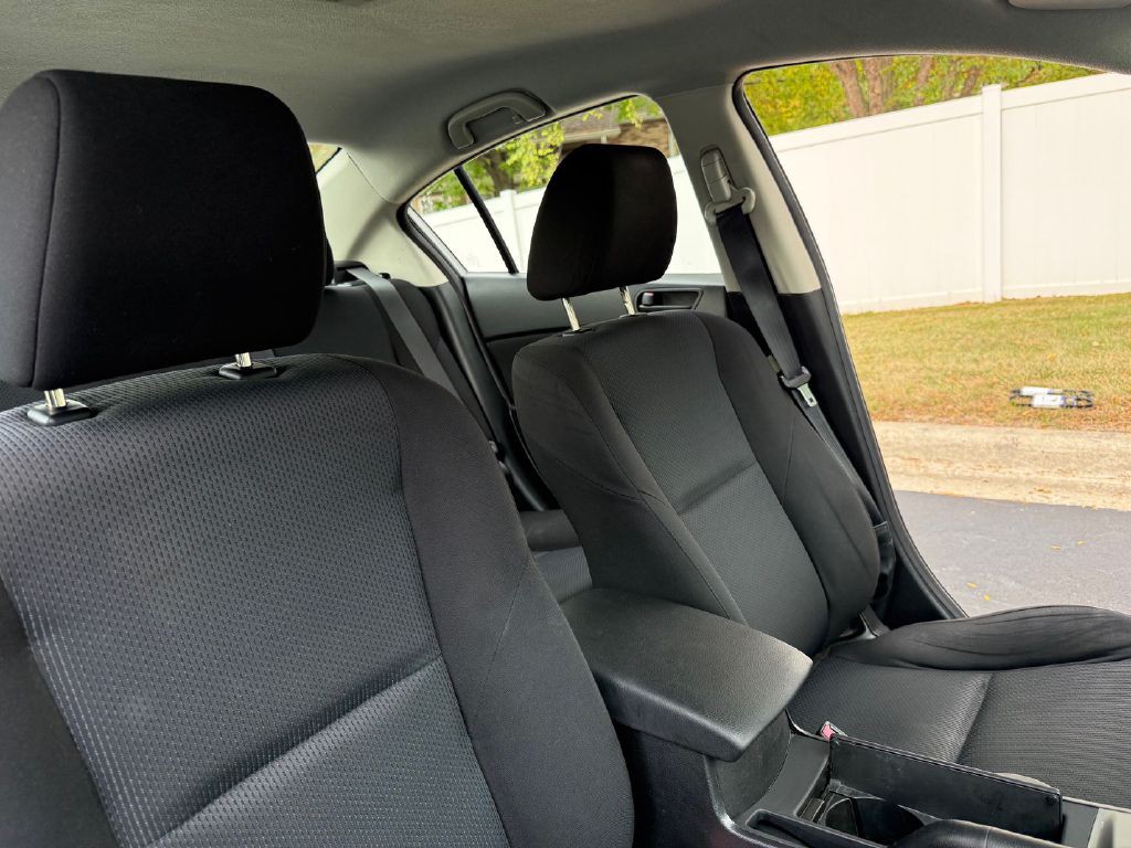 2011 Mazda Mazda3 Image 24