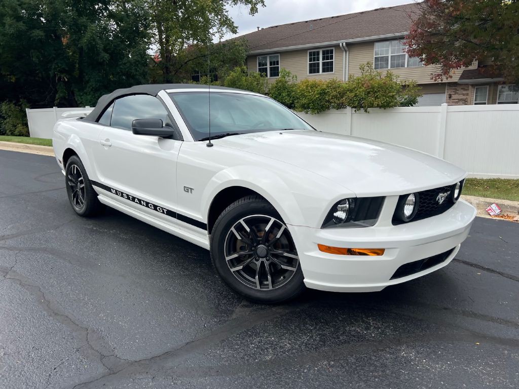 2006 Ford Mustang Image 1
