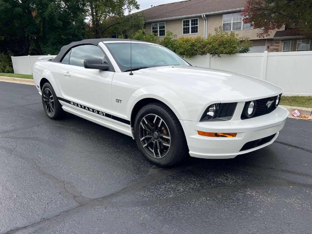 2006 Ford Mustang Image 2