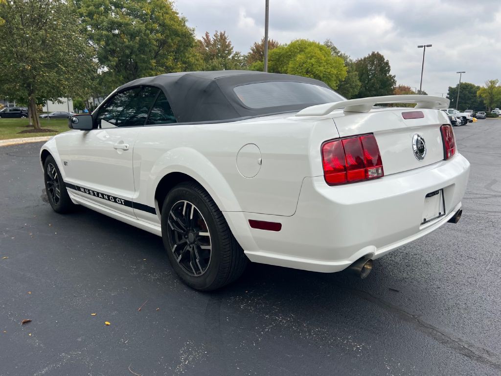 2006 Ford Mustang Image 8