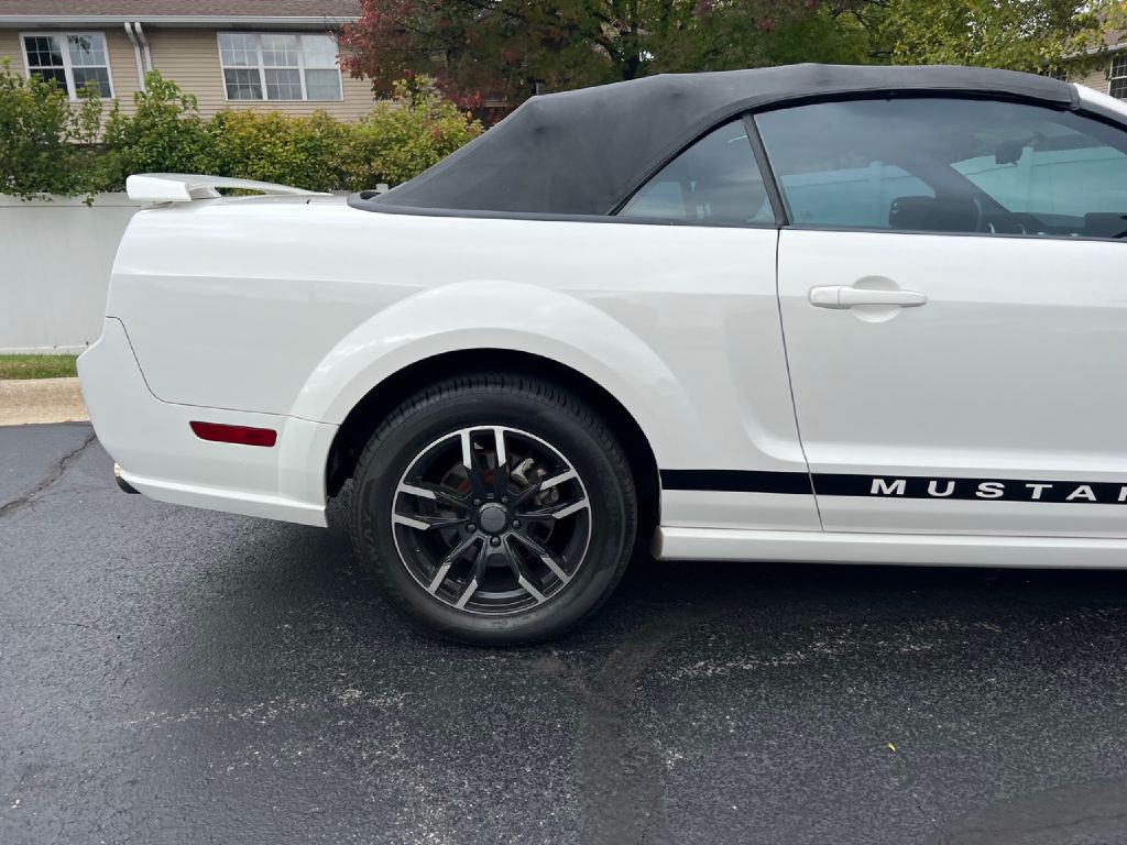 2006 Ford Mustang Image 35