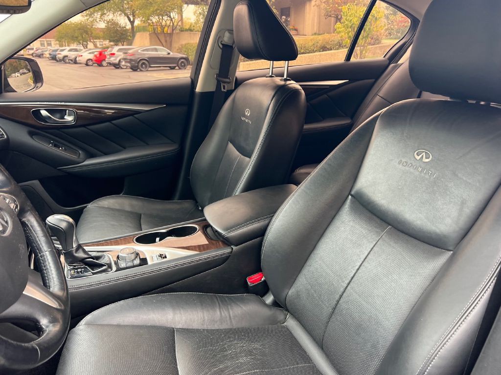 2014 INFINITI Q50 Image 30