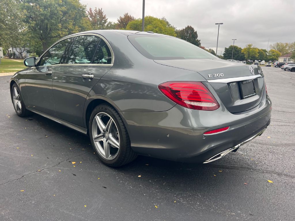 2017 Mercedes-Benz E-Class Image 9