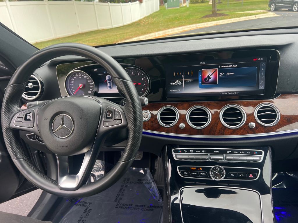 2017 Mercedes-Benz E-Class Image 18