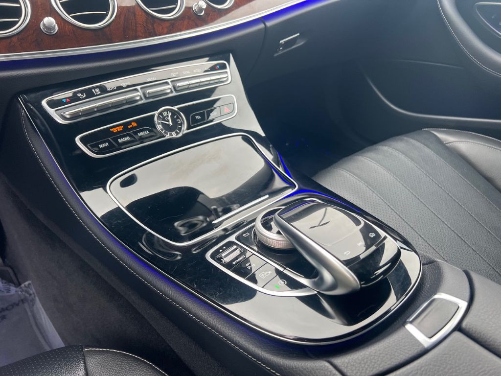 2017 Mercedes-Benz E-Class Image 21