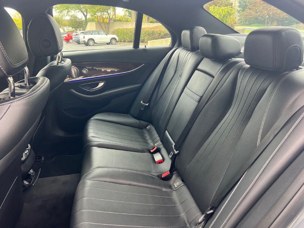 2017 Mercedes-Benz E-Class Image 22