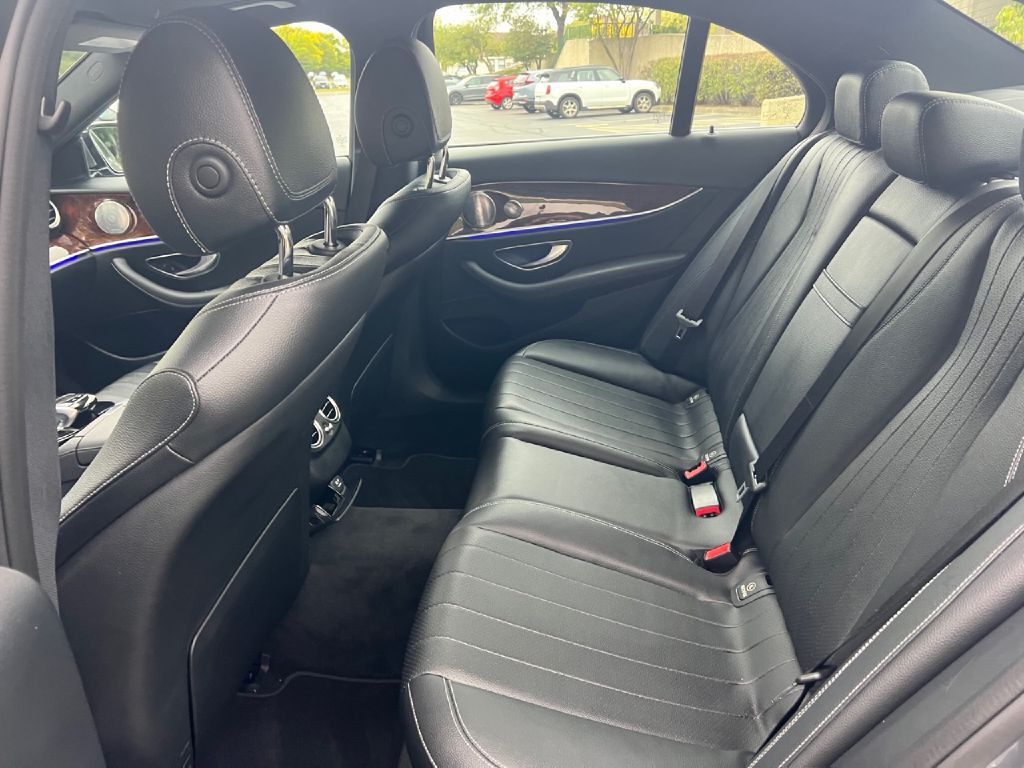 2017 Mercedes-Benz E-Class Image 26