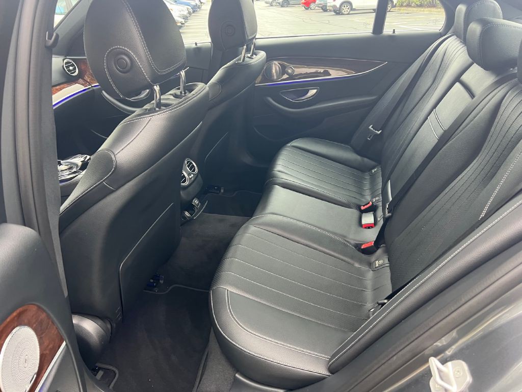 2017 Mercedes-Benz E-Class Image 27