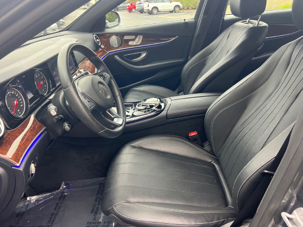 2017 Mercedes-Benz E-Class Image 32