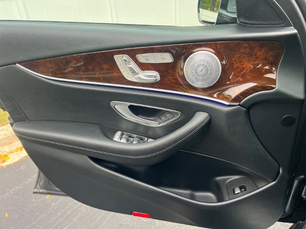 2017 Mercedes-Benz E-Class Image 34