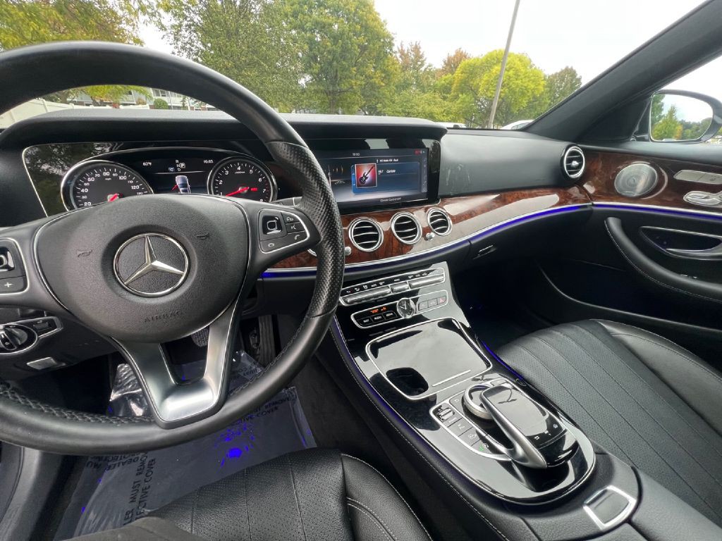 2017 Mercedes-Benz E-Class Image 35