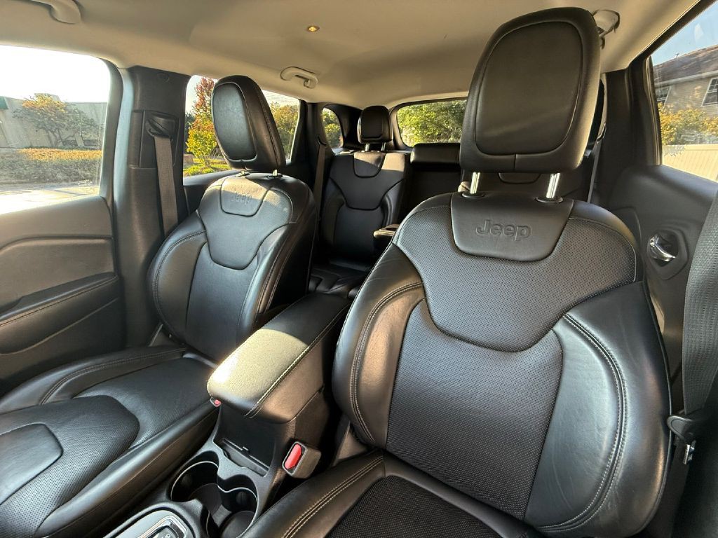 2019 Jeep Cherokee Image 14