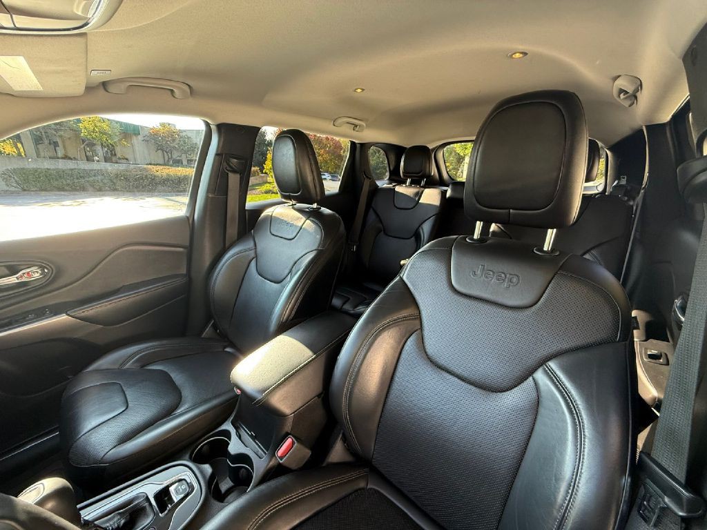 2019 Jeep Cherokee Image 17