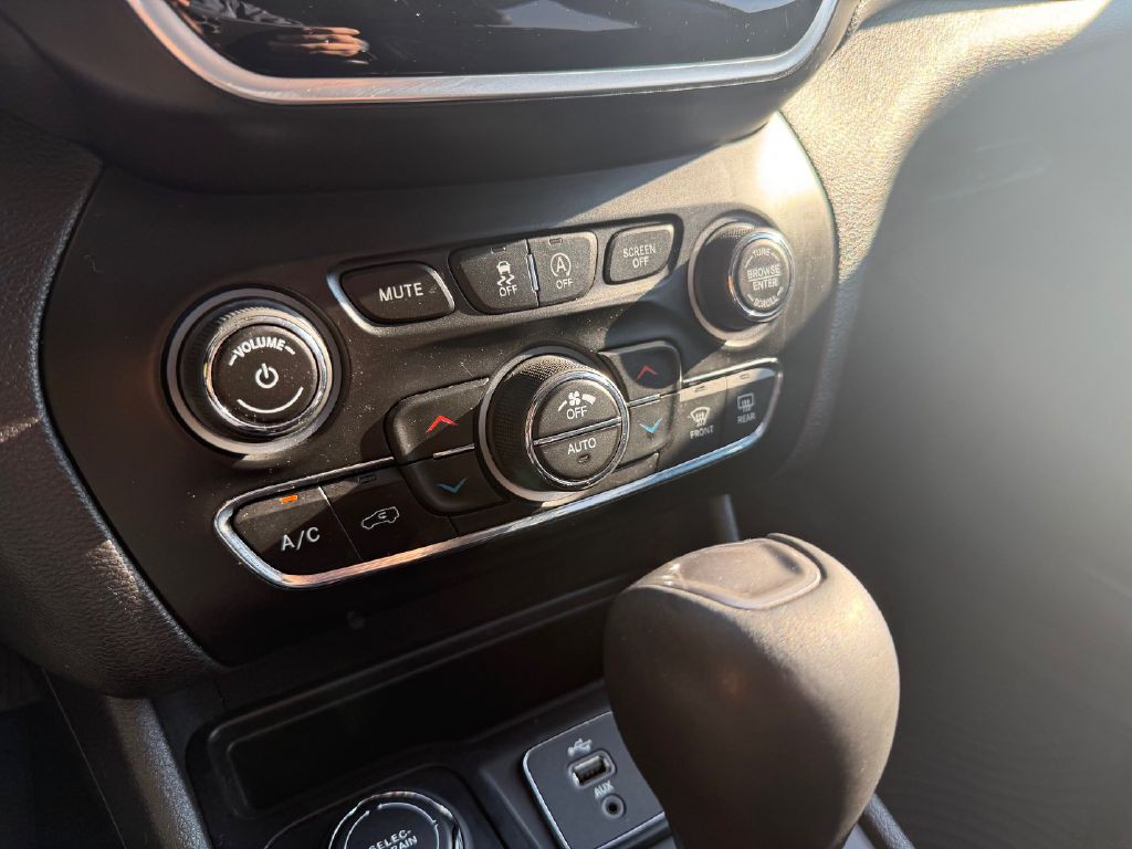 2019 Jeep Cherokee Image 21