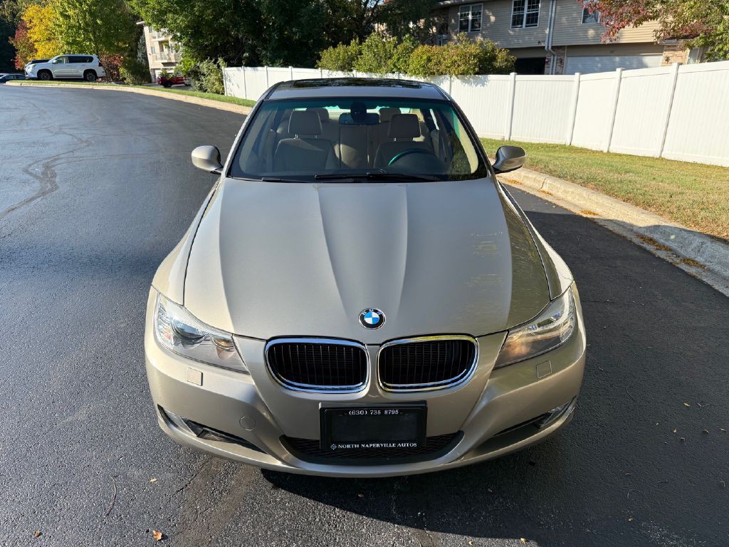 2011 BMW 3 Series Image 11