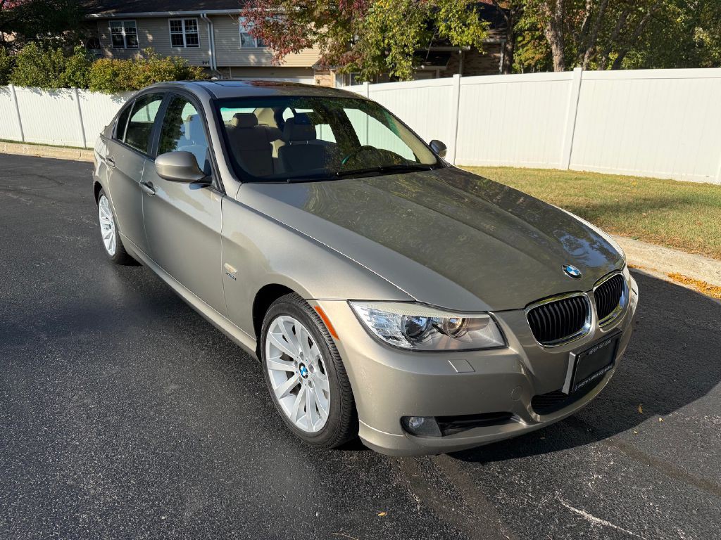2011 BMW 3 Series Image 12