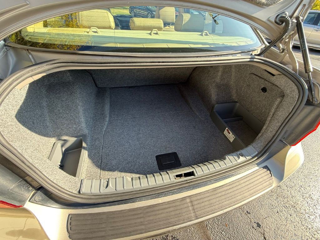 2011 BMW 3 Series Image 27