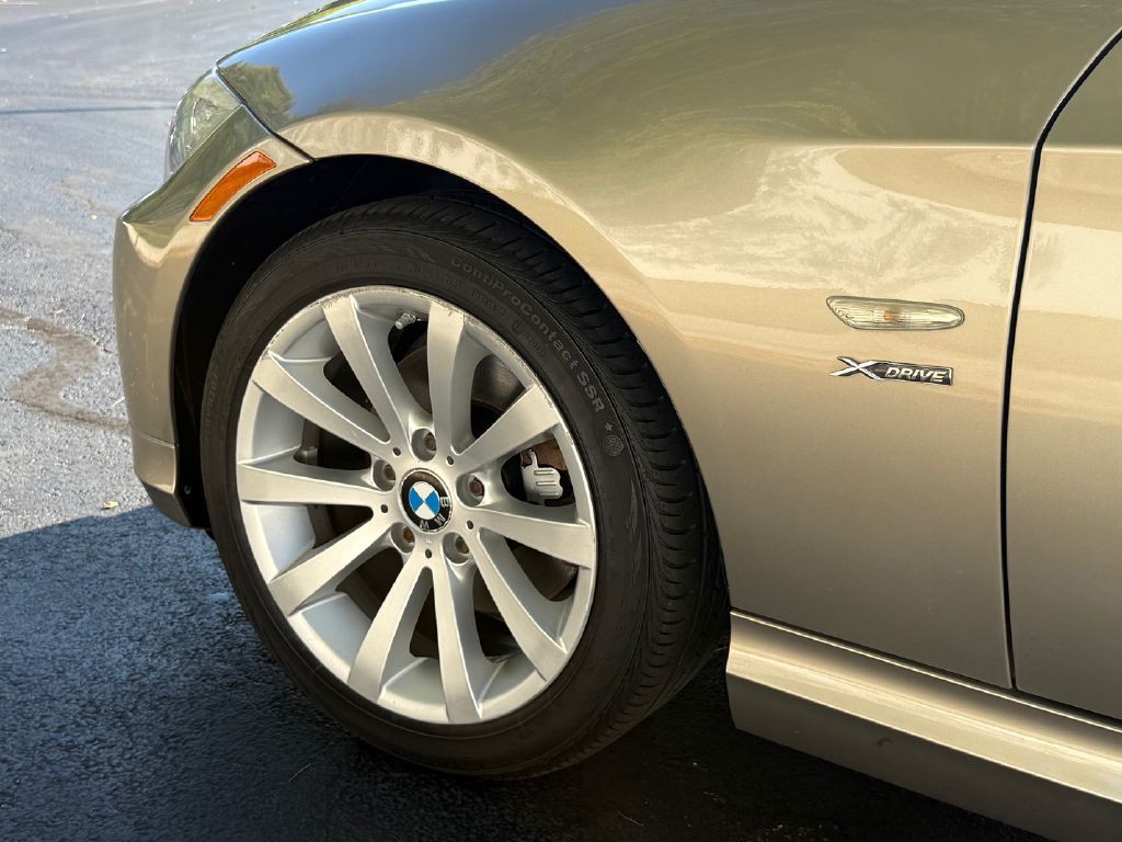 2011 BMW 3 Series Image 33