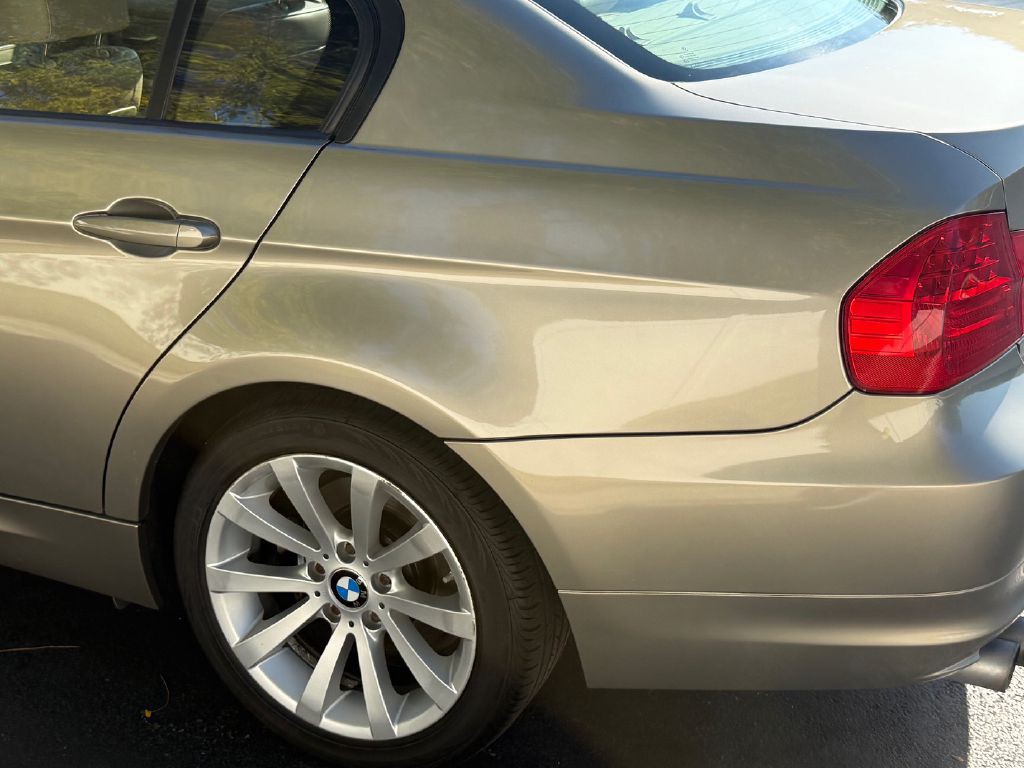 2011 BMW 3 Series Image 34
