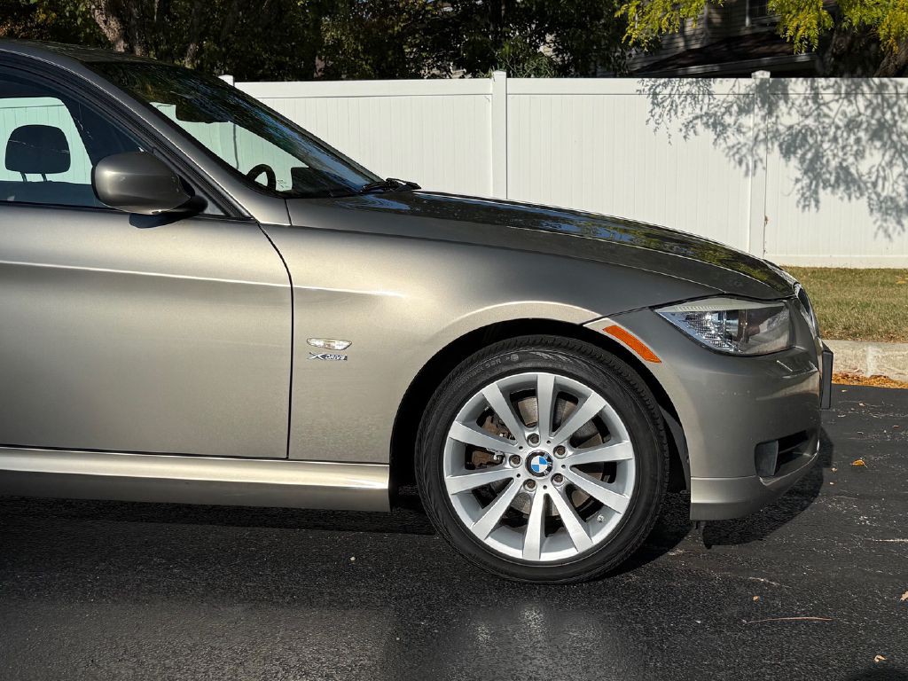 2011 BMW 3 Series Image 36