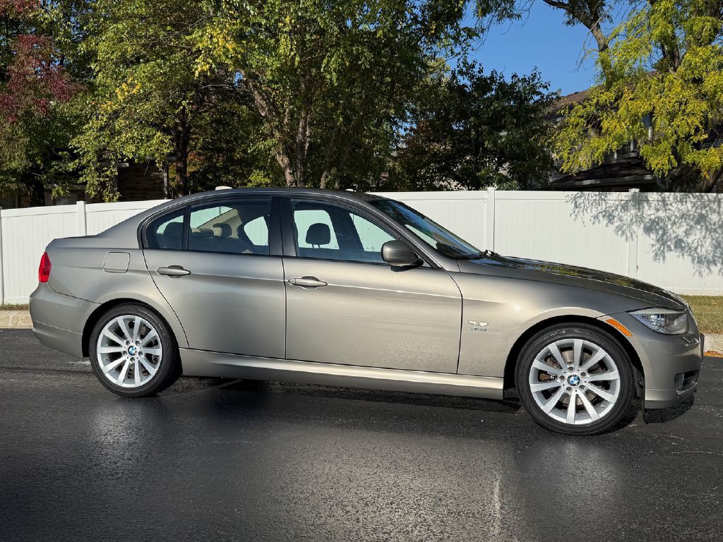 2011 BMW 3 Series Image 37