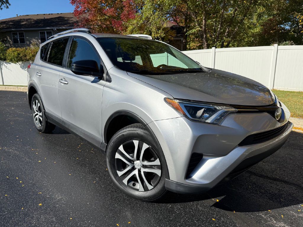2017 Toyota Rav4 Image 1