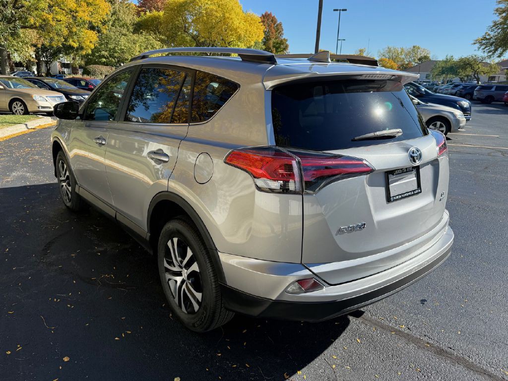 2017 Toyota Rav4 Image 7